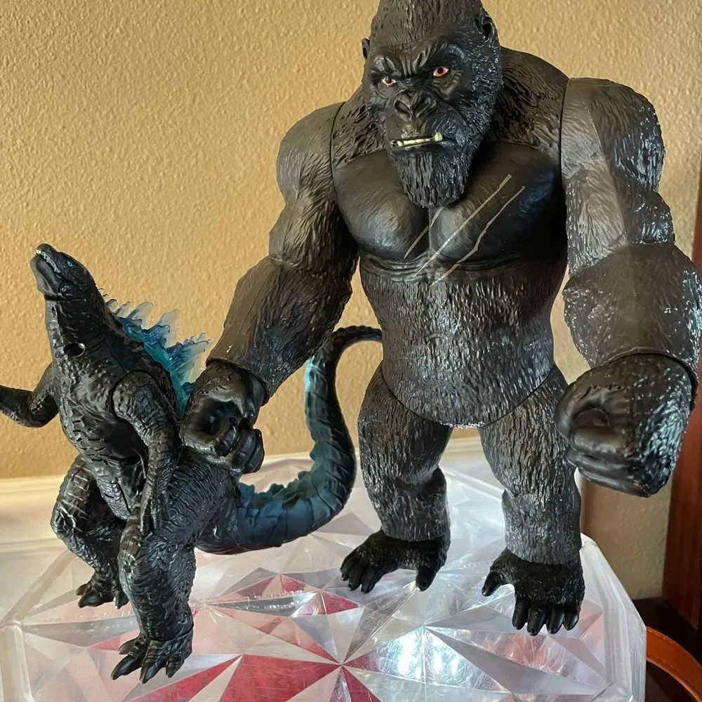 2020 Legendary King Kong and Godzilla Figure